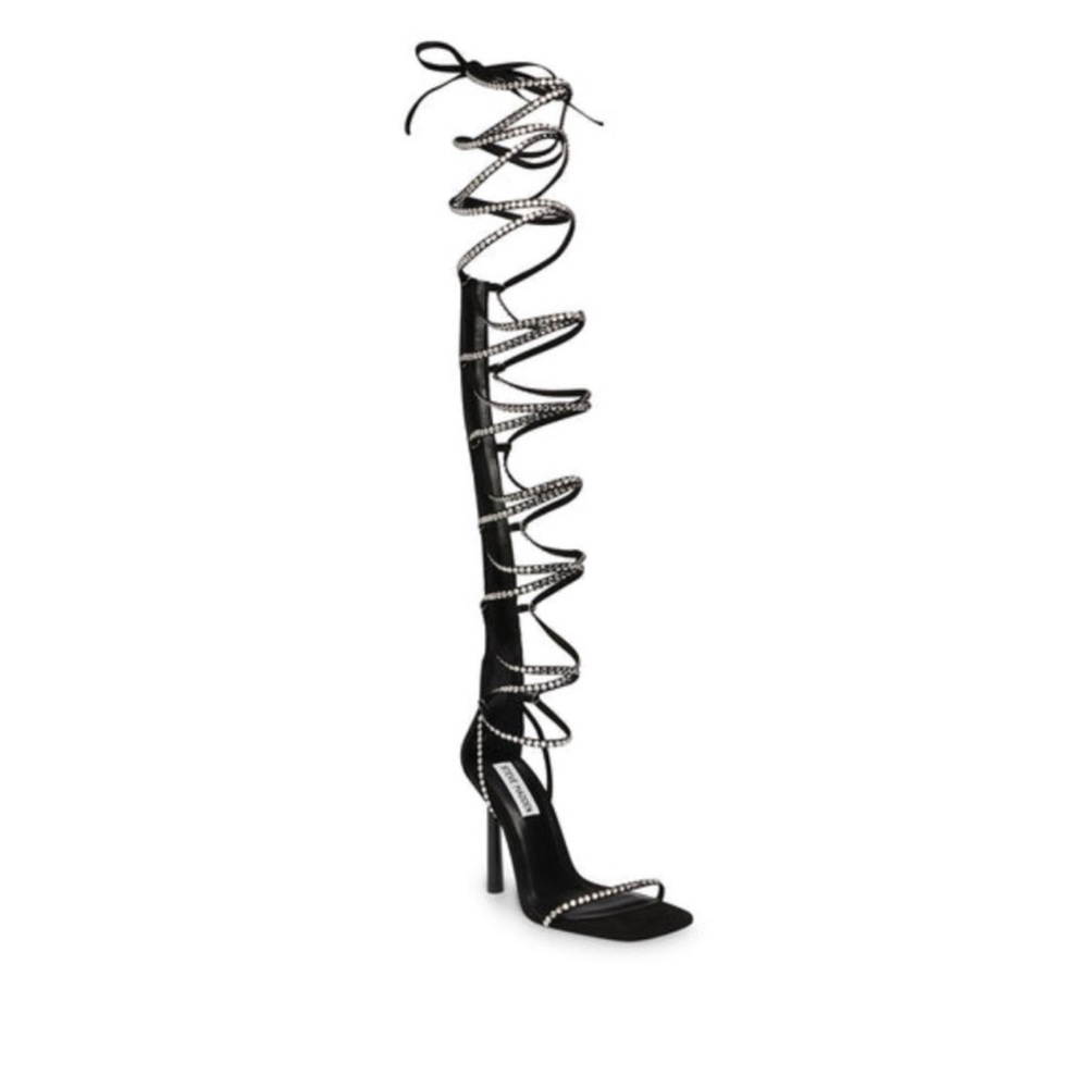 Steve Madden Black Heels with Elegant Design